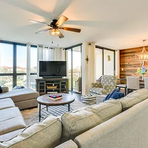 Airy With Pool - Walk To Private Beach! Apartment