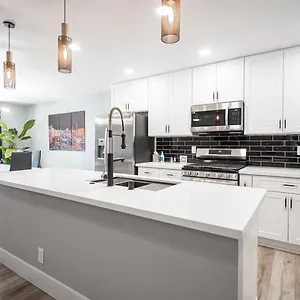  Holiday home Luxury Retreat The Vegas Edition United States